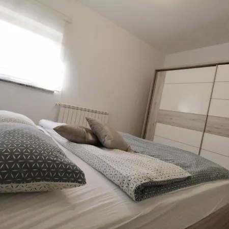 Guest house Enea In Savudria 3*