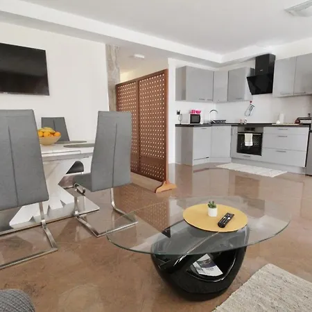 Enea In Savudria 3*