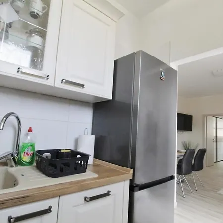 Guest house Enea In Savudria 3*
